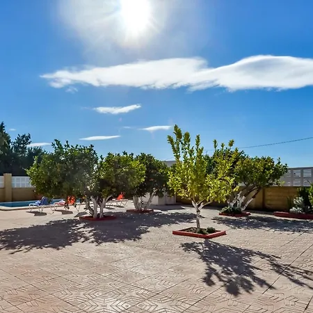 Guzman - Ismael Вилла Кальпе